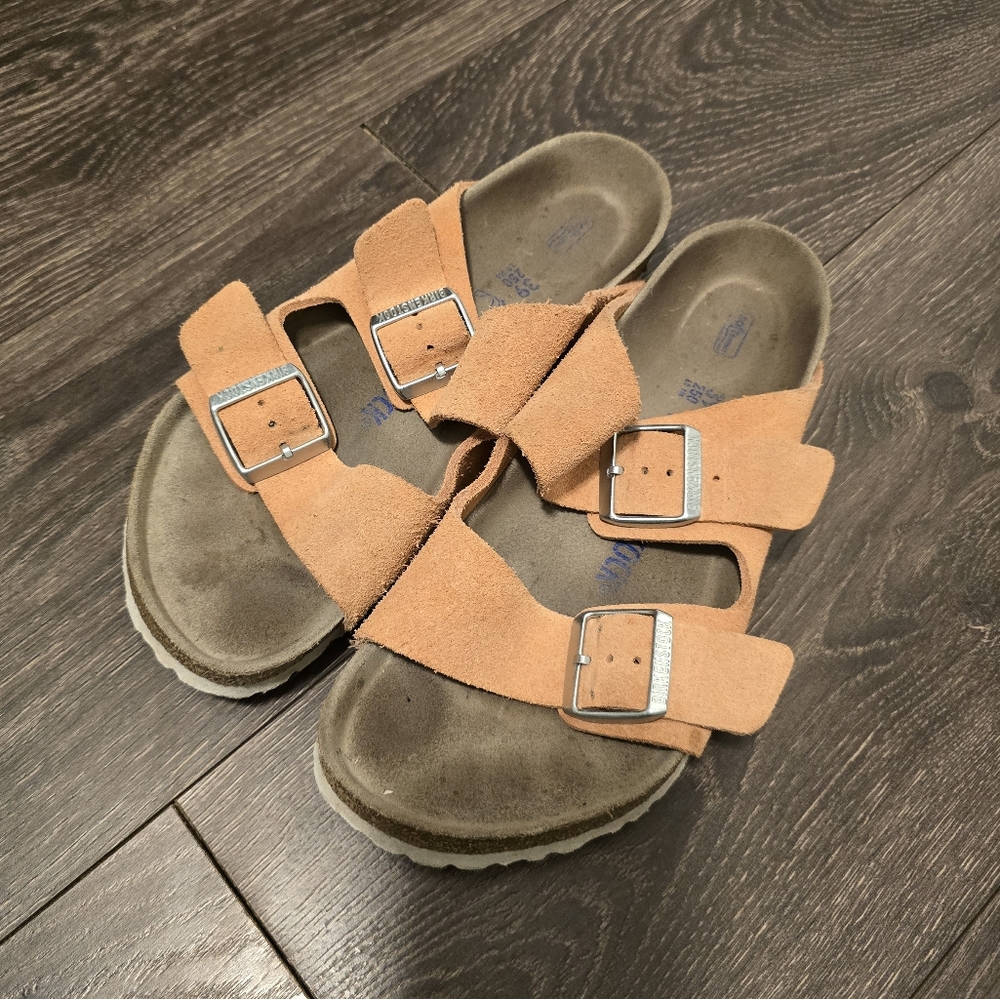 Birkenstock Size 39, excellent condition.